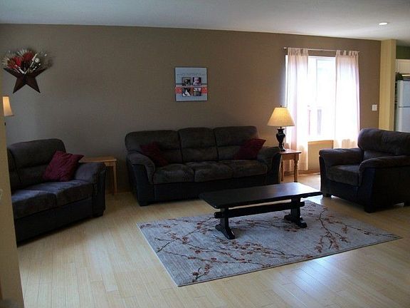 Extra large liv rm w/bamboo flrs