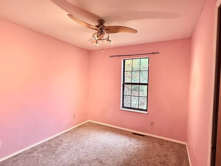 2622 Camelot Ct — Photo 6