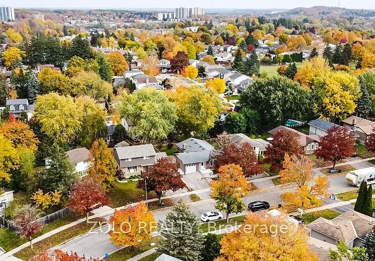 15 Nathaniel Cres #UPPER — Photo 18