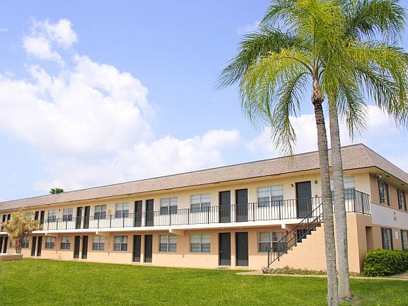 Pompano Palms