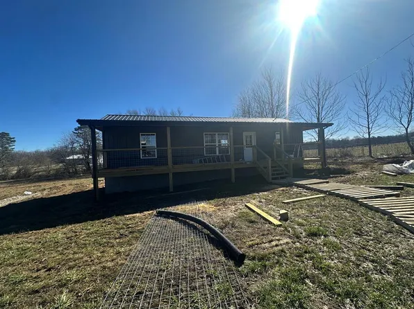 1217B Roanoke Rd, Jamestown, TN 38556