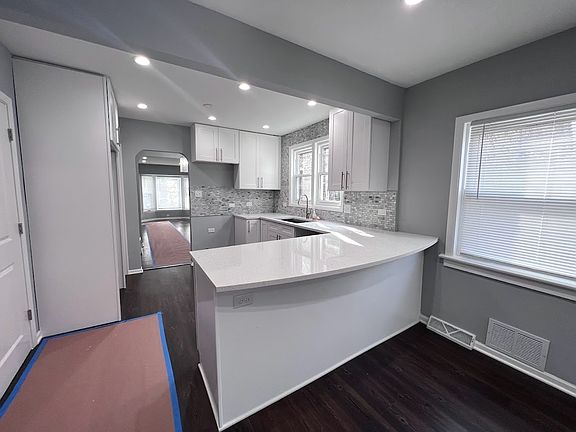 3rd image of 14214 S Eggleston Ave