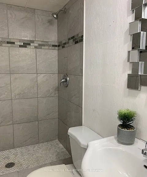 1037 Arthur St #2 — Photo 5