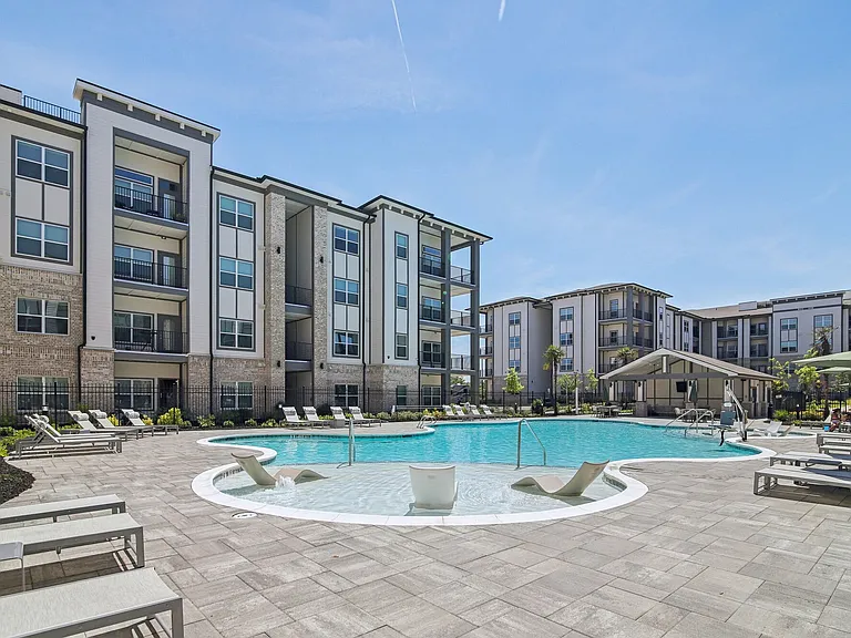 Somerset Apartments — Photo 28