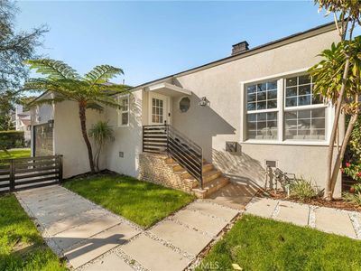 11333 Montana Ave, Los Angeles, CA, 90049