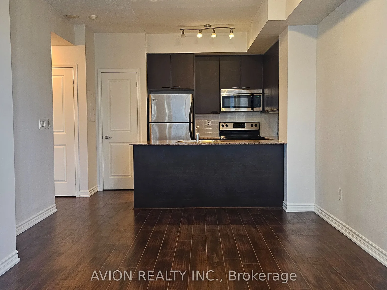 1 bed, $2,300 — Photo 3