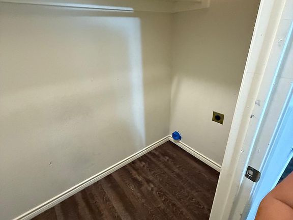 3rd image of 324 Shady Valley Dr