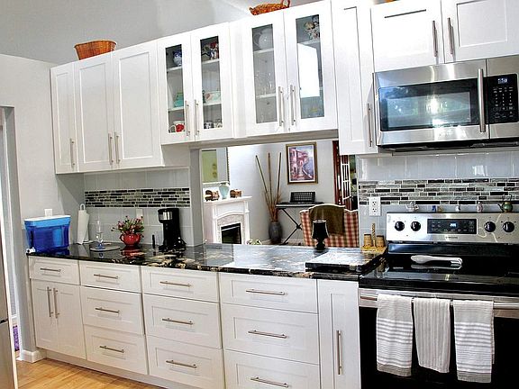 5th image of 8449 NW 31st Pl