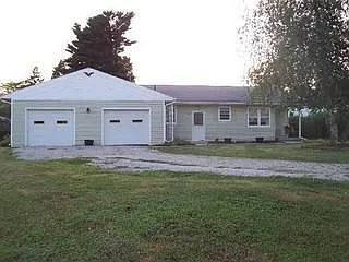 805 Fieldson Dr photo 1