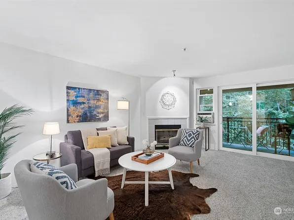 250 NW Dogwood Street #D304, Issaquah, WA 98027