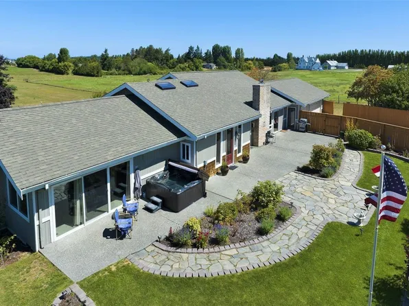 110 Olstead Ln, Sequim, WA 98382