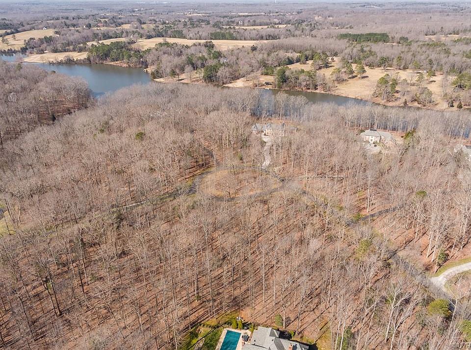 1st image of 835 Dover Bluff Pl