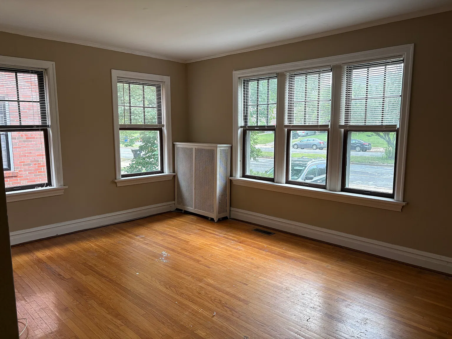 3 bed, 1800 sqft, $1,995 — Photo 2