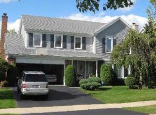 680 Kylemore Dr, Des Plaines, IL