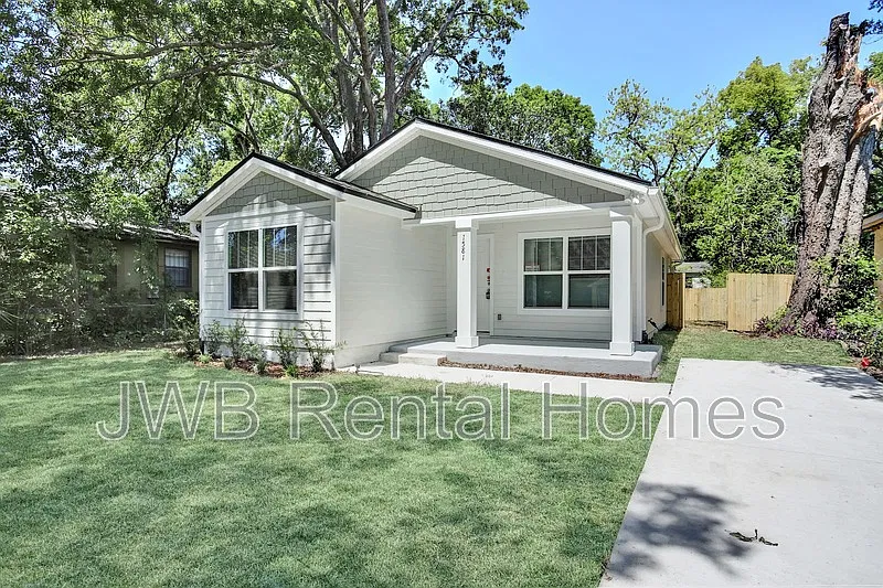 Northside — Photo 1