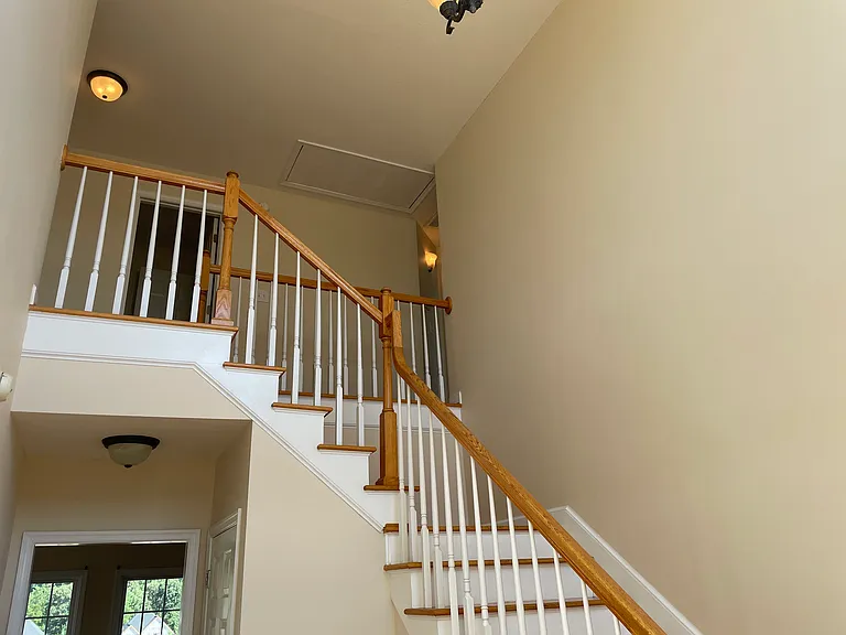 1184 Farmington Dr — Photo 8
