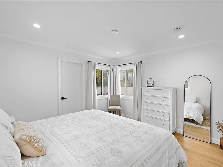 226 La Jolla Dr — Photo 23