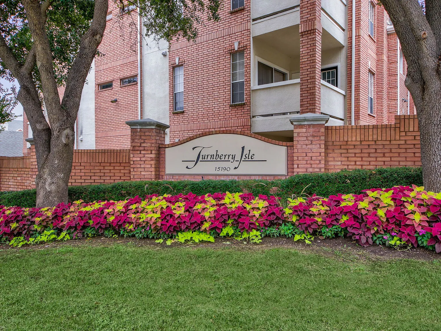 Turnberry Isle Apartment Homes — Photo 3