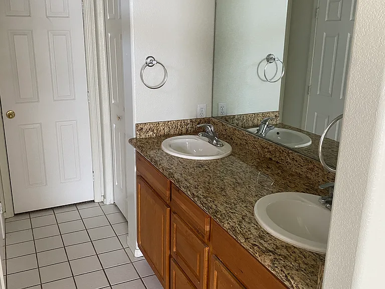 2872 Country Club Dr — Photo 6