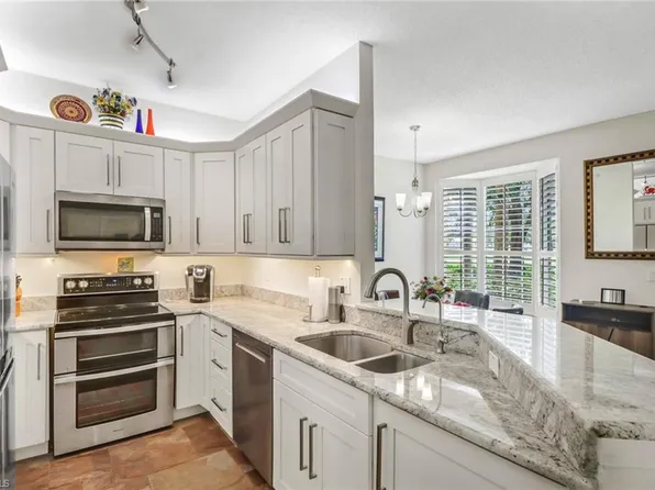 81 Silver Oaks CIR #7102, NAPLES, FL 34119