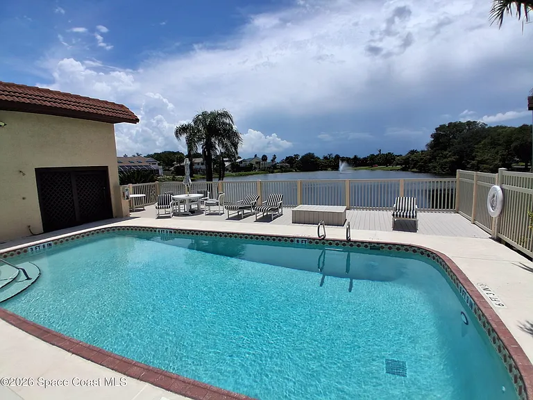 613 Manatee Dr — Photo 38