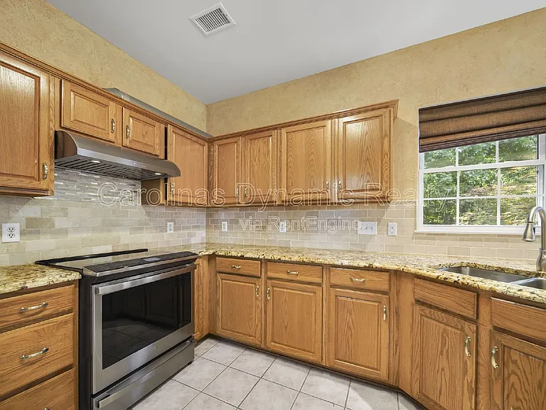 2812 Redfield Dr — Photo 11