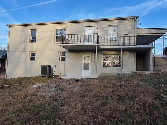 4th image of 4055 Sunset Dr