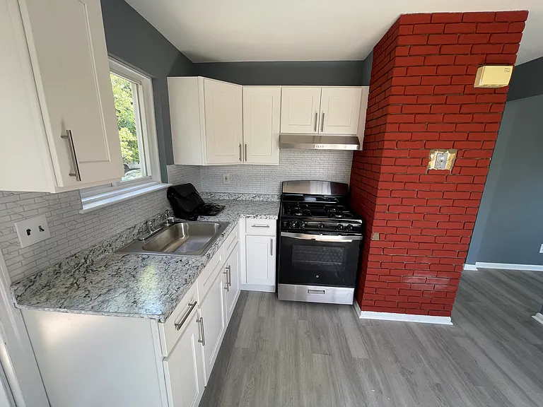 33 Terrill Rd — Photo 2