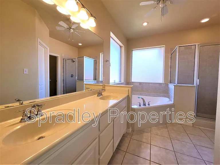 505 Marshall Dr — Photo 9
