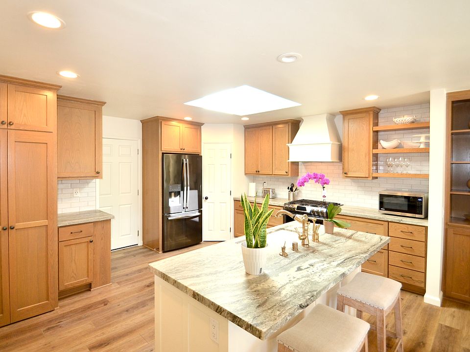 1st image of 111 Allende Ct