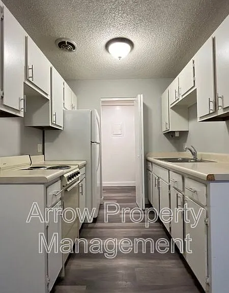 11141 N 137th St #51 — Photo 6