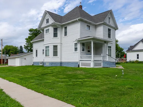 602 7th St, Durant, IA 52747