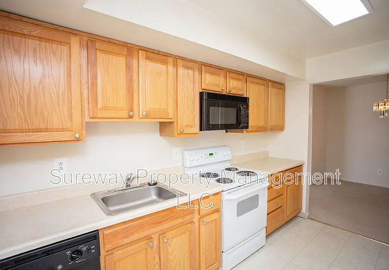 2147 Harbour Dr — Photo 13