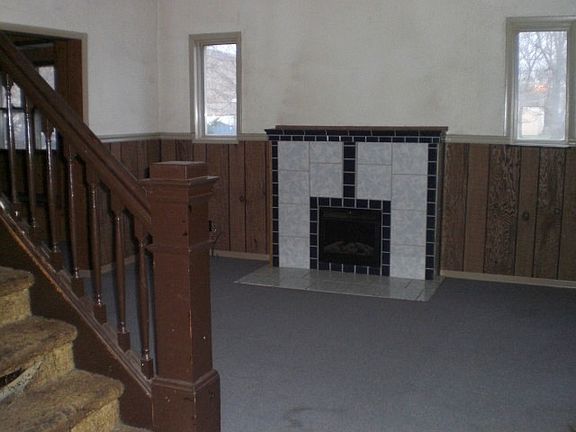 5th image of 230 Blakely Ave