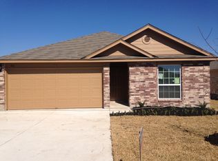 166l Falcon Drive, Luling, TX 78648
