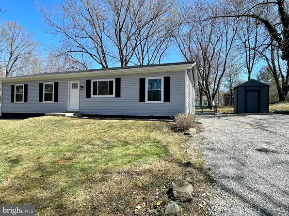 83 Hummingbird Dr, Shepherdstown, WV 25443