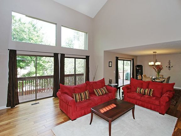 4th image of 8798 S Sutton Way