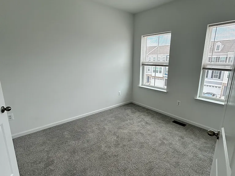 320 Andrew Ct — Photo 14