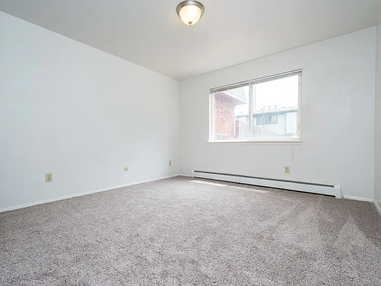 1720 Azalea Ct #7 — Photo 5