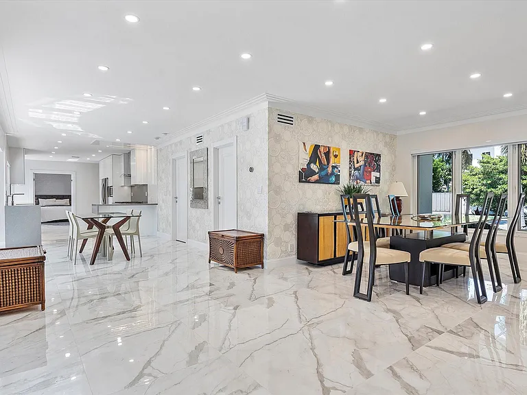 207 Royal Palm Dr — Photo 24