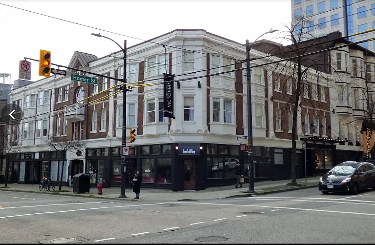 105 Richards St — Photo 2