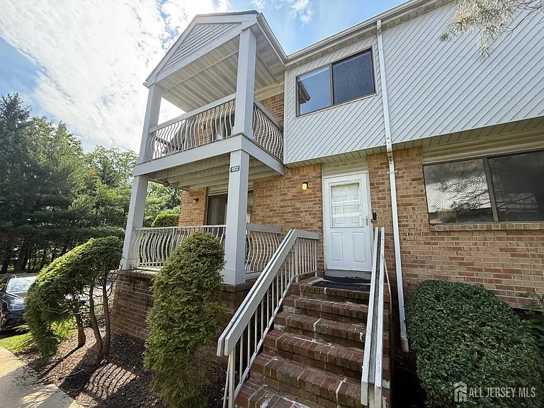 1502 Edison Glen Ter — Photo 27