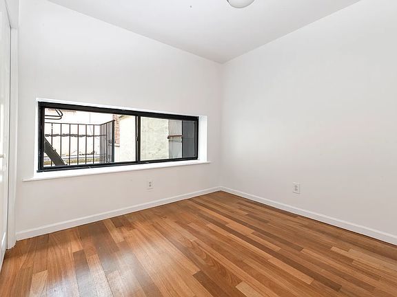 3rd image of 44 W 14th St APT 3D