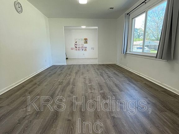 4th image of 5675 Willowdale Ct