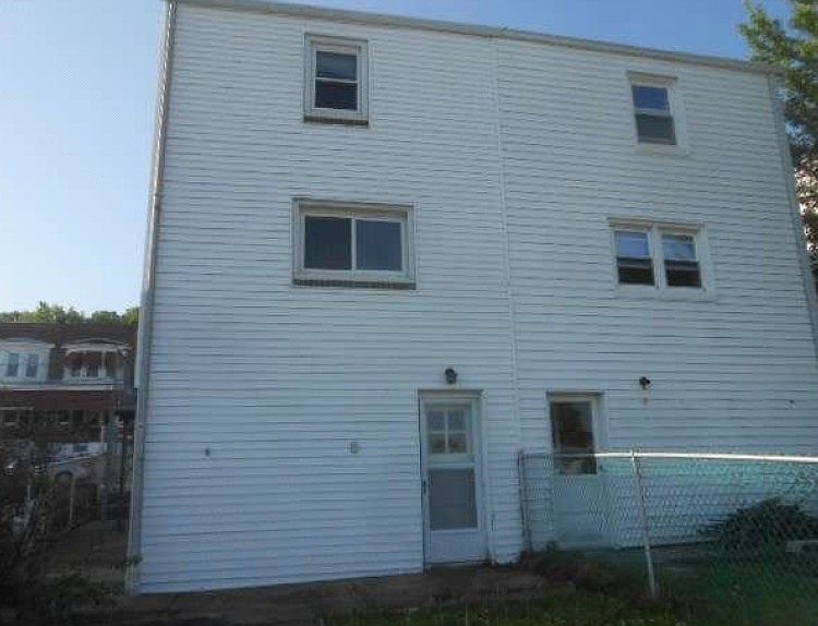 2nd image of 655 Bush St
