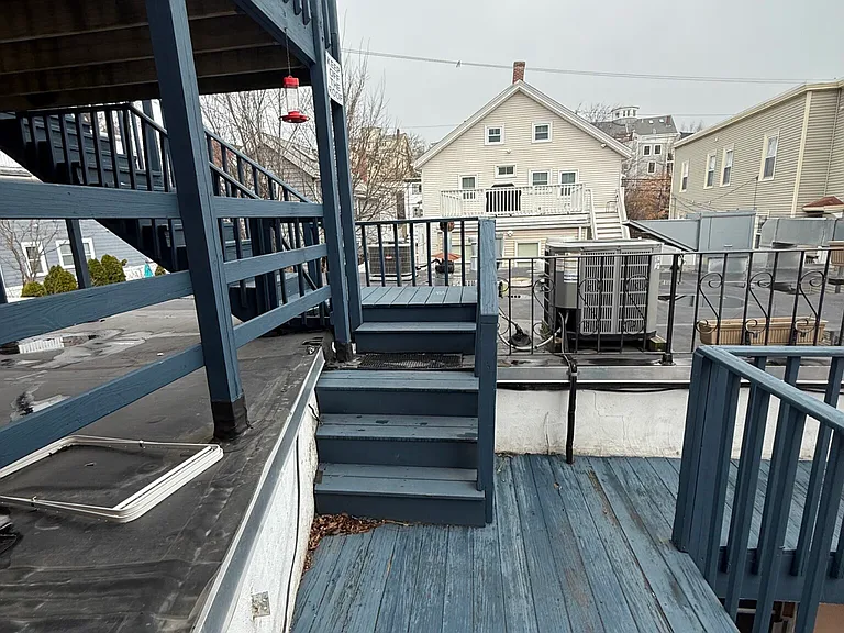 585-587 Somerville Ave #A — Photo 14