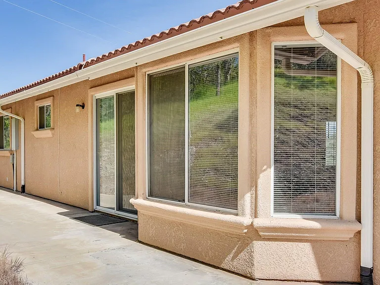 27557 Paradise Valley Ln — Photo 26