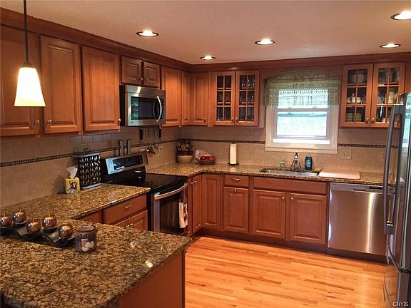 2nd image of 215 Inwood Dr
