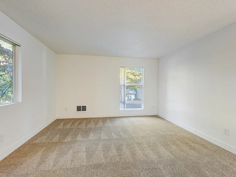 ReNew Laurelwood — Photo 11