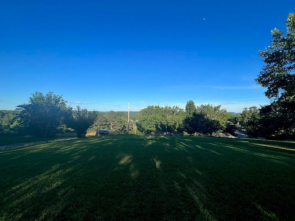 2nd image of 10129 Birchwood Pike